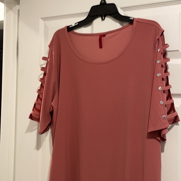 Pink blouse - Picture 3 of 3